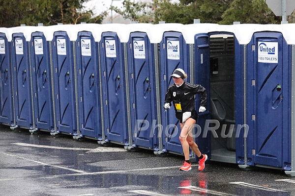 Flanagan Takes a Porta-Potty Break at Mile 11